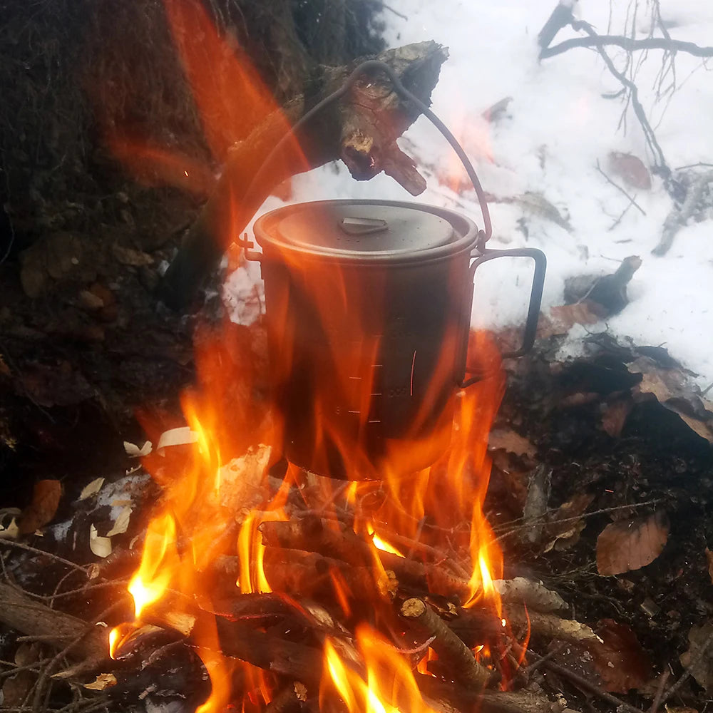 Lixada 900ml Titanium Cup Pot Ultralight Portable Cup Hanging Pot with Lid and Foldable Handle Outdoor Camping Backpacking